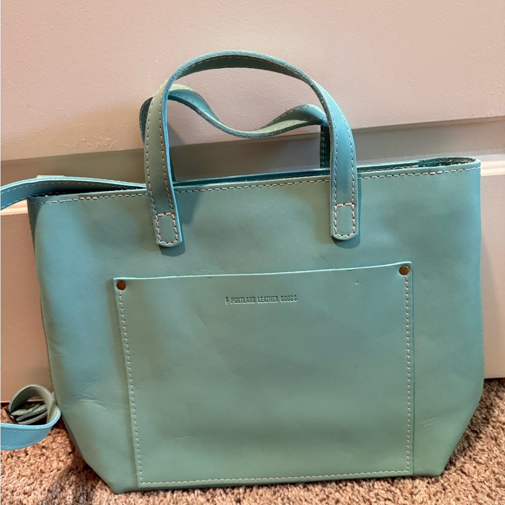 Portland leather Mint Medium